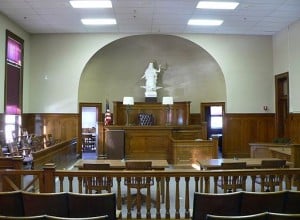 Phelps_County_Courthouse_(Nebraska)_courtroom_1